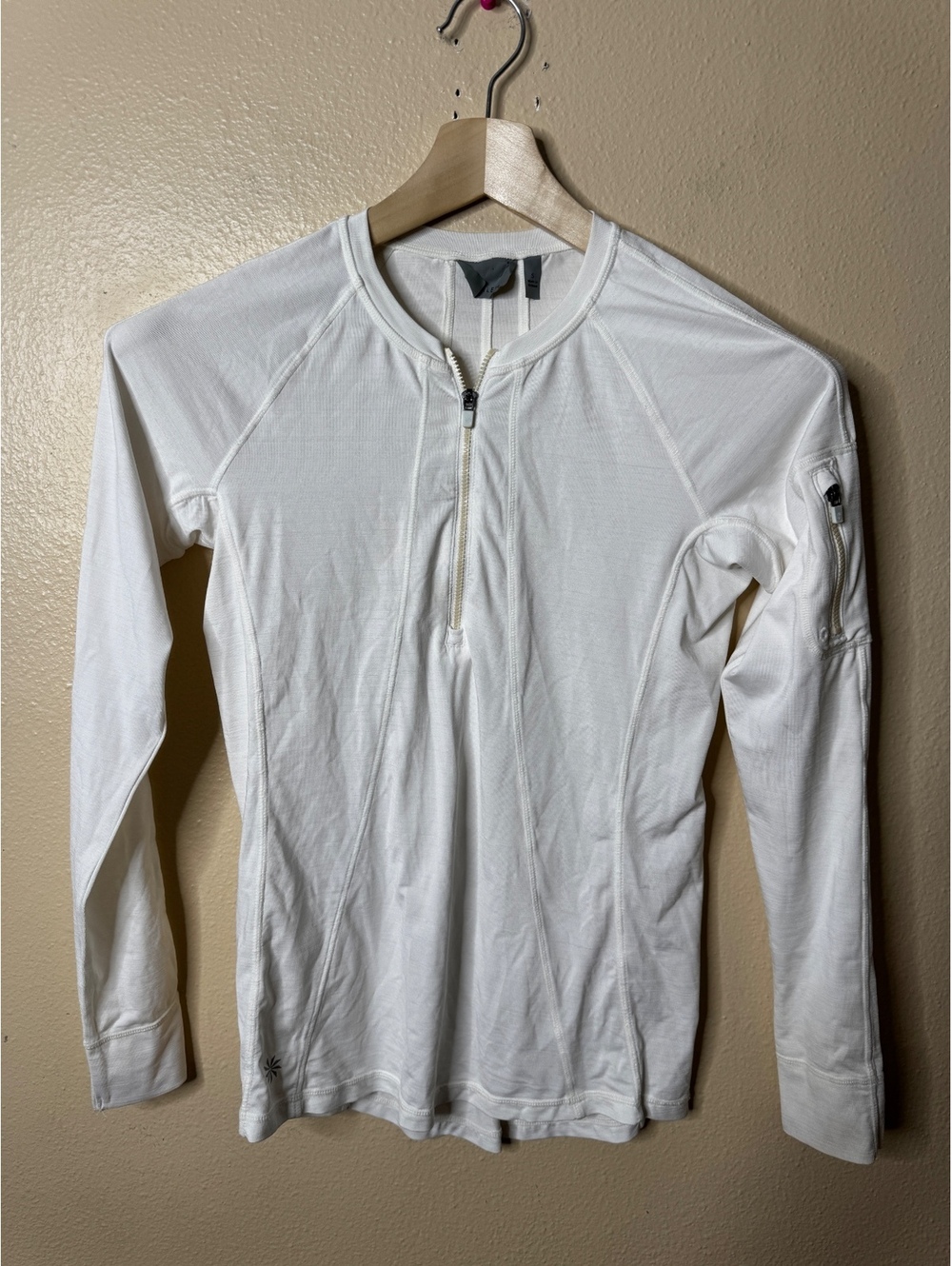 Athleta Women’s Small White Half Zip Long Sleeve Athletic Top Sleeve Pocket